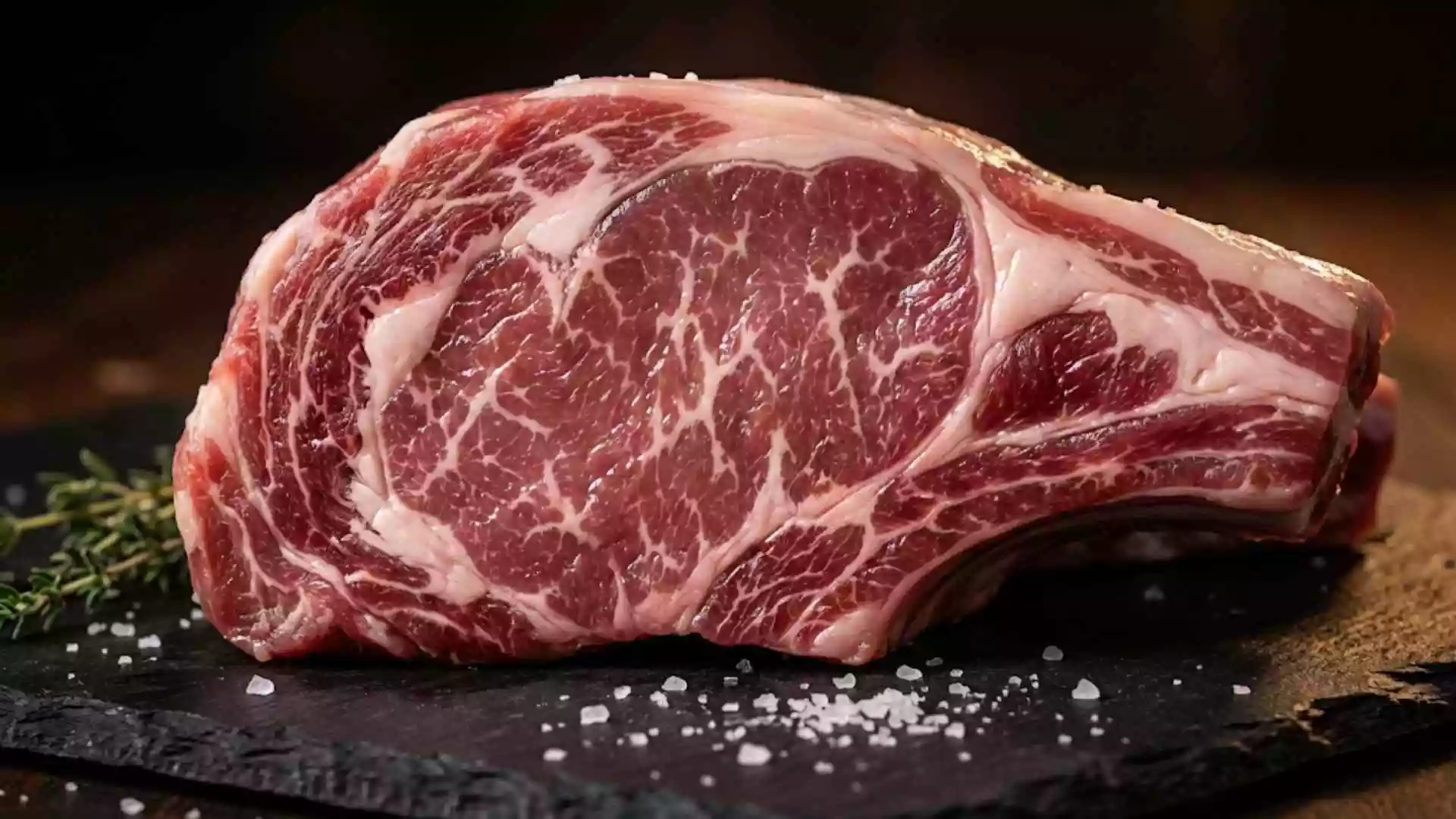 Detalle de carne duroc con infiltración de grasa intramuscular